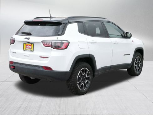 Used 2024 Jeep Compass Trailhawk image 7