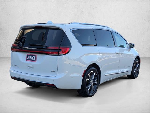 Used 2022 Chrysler Pacifica Pinnacle AWD/4WD image 5
