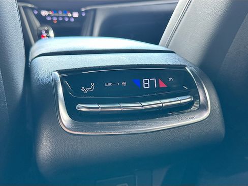 Used 2022 Cadillac XT6 Luxury image 27