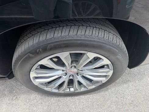 Used 2023 GMC Yukon Denali w/ Denali Reserve Package RWD image 12