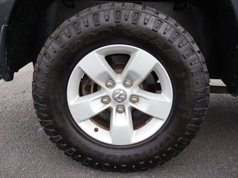 Used 2020 RAM 1500 Classic SLT RWD image 42