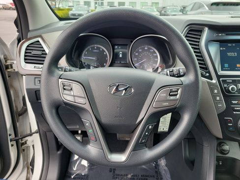 Used 2017 Hyundai Santa Fe SE w/ Cargo Package image 21