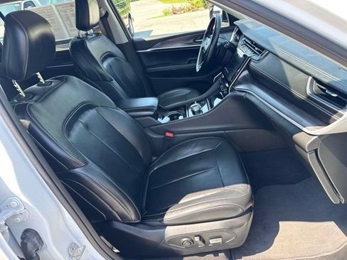 Used 2022 Jeep Grand Cherokee L Limited AWD/4WD image 28