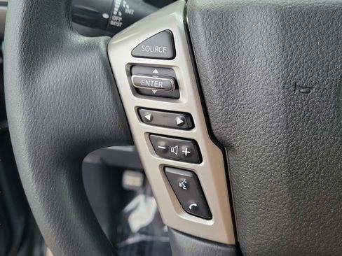 Certified 2023 Nissan Titan SV image 27