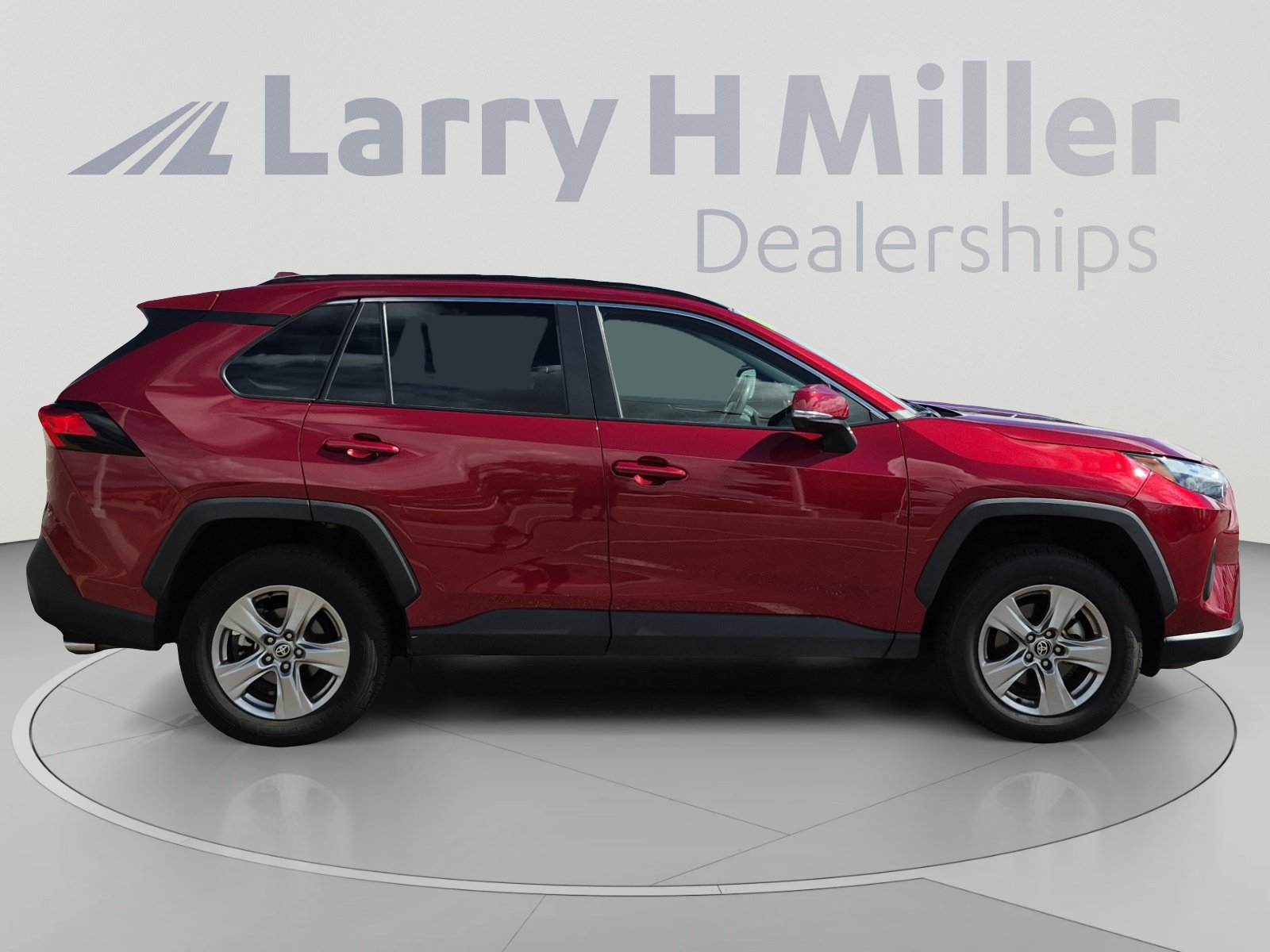 Used 2025 Toyota RAV4 XLE AWD/4WD image 6