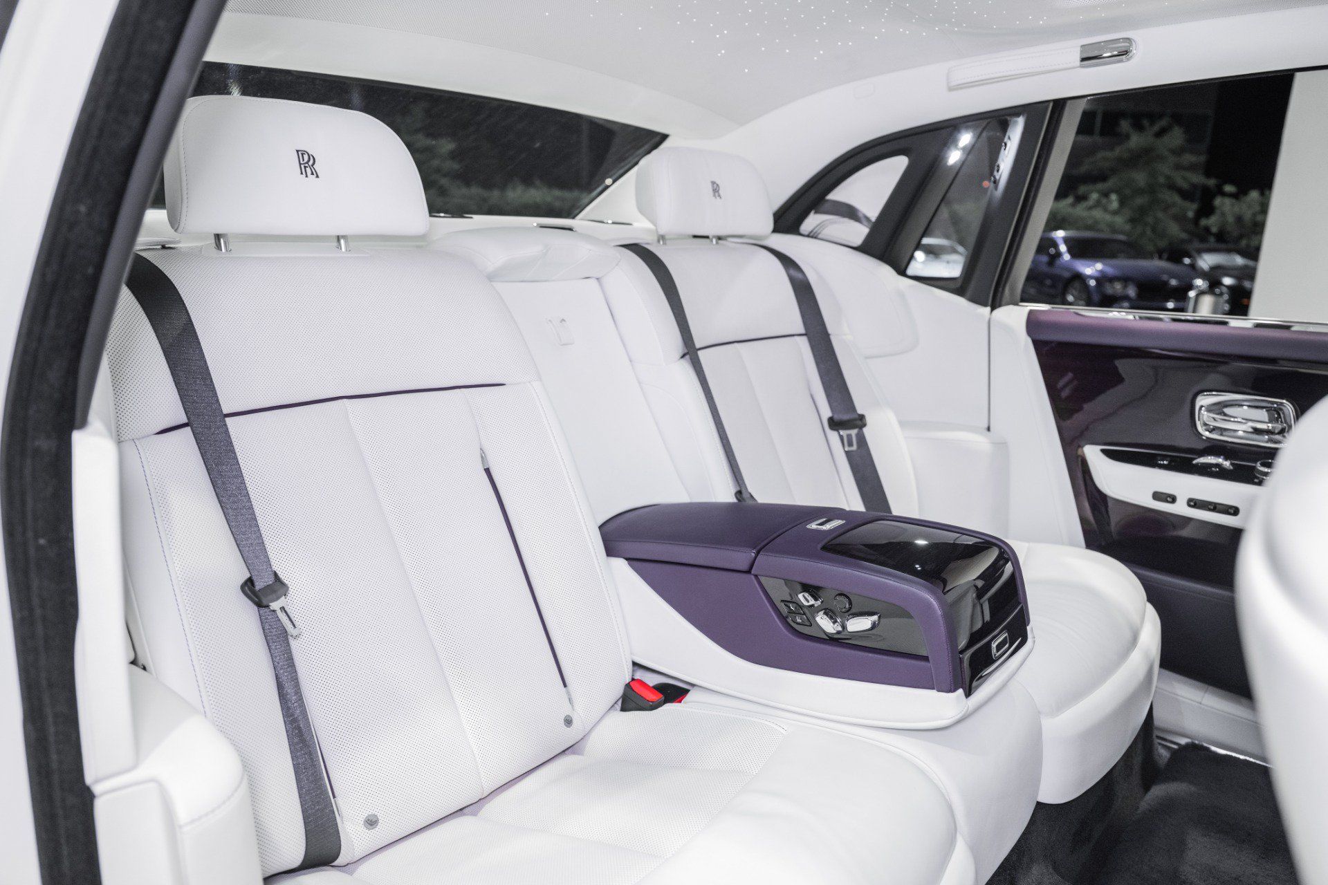 Used 2018 Rolls-Royce Phantom Sedan RWD image 23