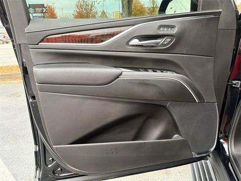 Certified 2024 Cadillac Escalade Sport Platinum w/ LPO, ONYX Package image 10