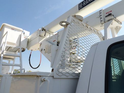 Used 2007 Ford F550 2WD Regular Cab Super Duty image 24