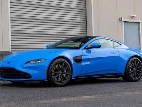 Used 2021 Aston Martin V8 Vantage Coupe RWD image 36