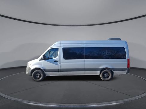 Used 2024 Mercedes-Benz Sprinter 2500 image 5