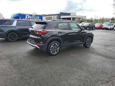 Used 2025 Chevrolet TrailBlazer LT image 2