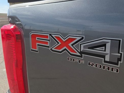 Used 2025 Ford F250 XLT w/ FX4 Off-Road Package image 9