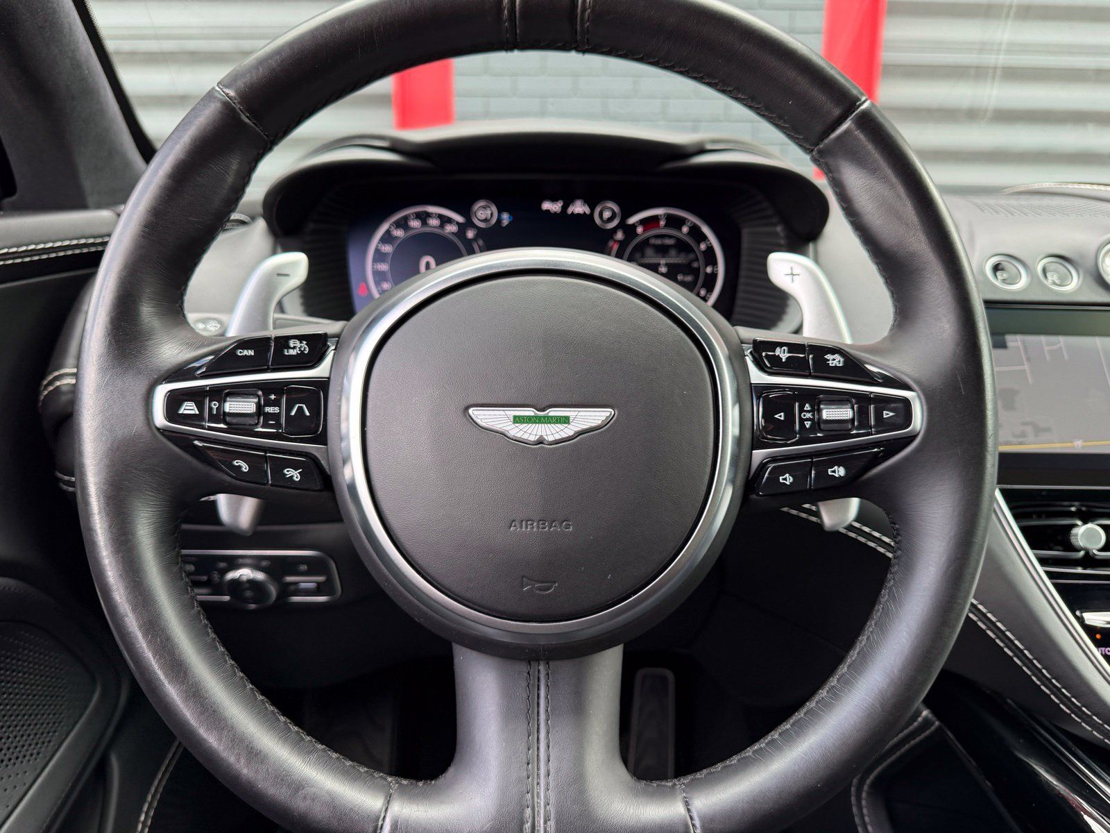 Used 2021 Aston Martin DBX AWD/4WD image 27