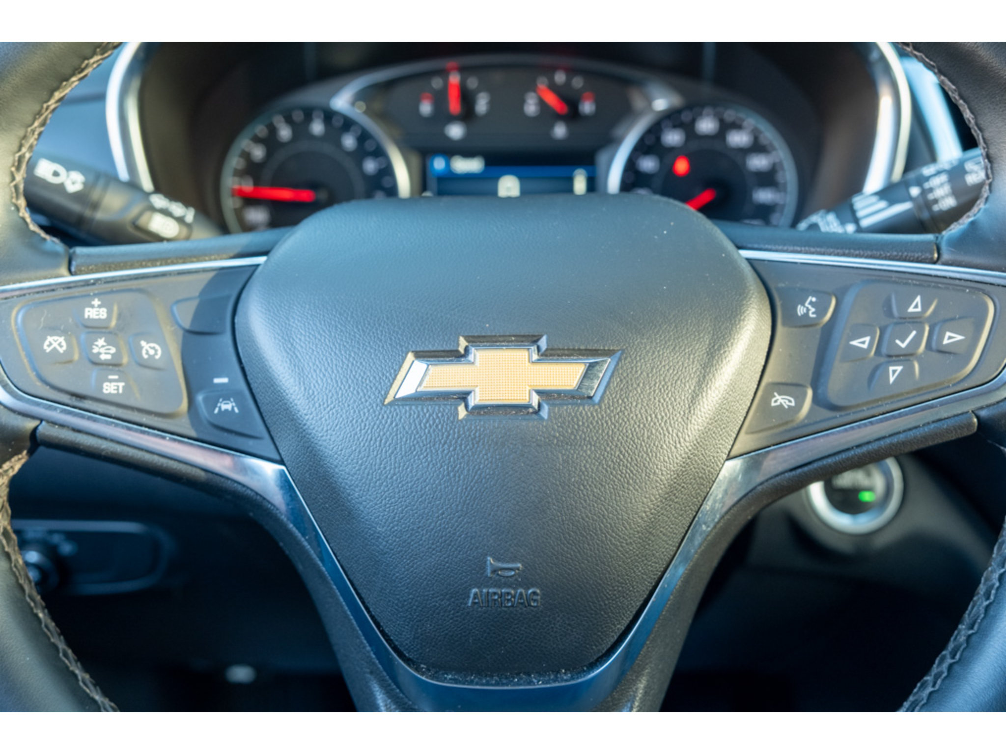Used 2024 Chevrolet Equinox LT FWD image 17