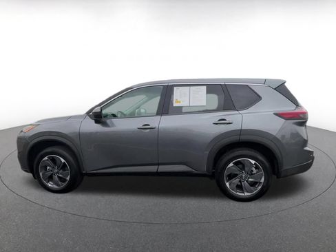Used 2025 Nissan Rogue SV FWD image 9