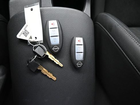 Used 2025 Nissan Z Performance w/ Floor Mat Package RWD image 23