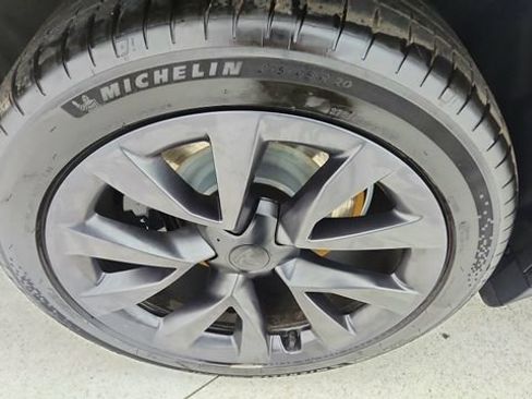 Used 2024 Tesla Model X image 56