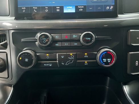 Used 2025 Ford F150 STX w/ Equipment Group 200A RWD image 15