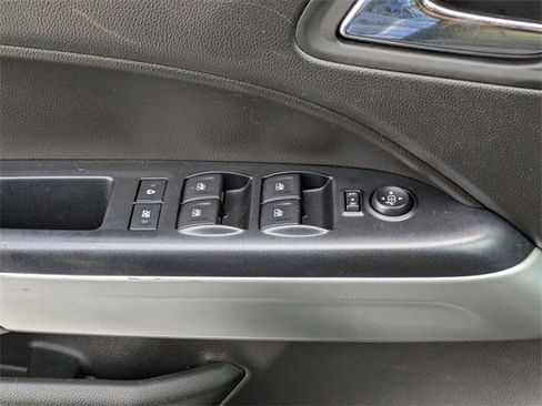Used 2017 Chevrolet Colorado LT w/ Midnight Edition image 12