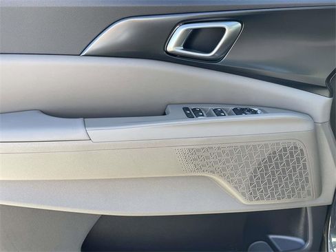 New 2026 Kia Carnival LX image 23