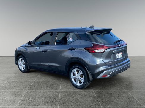 Used 2022 Nissan Kicks S w/ Interior Electronics Package FWD image 3