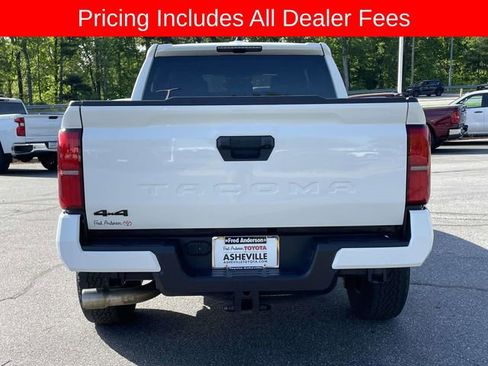 Used 2024 Toyota Tacoma TRD Off-Road AWD/4WD image 4