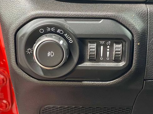 Used 2019 Jeep Wrangler Unlimited Sport S AWD/4WD image 19