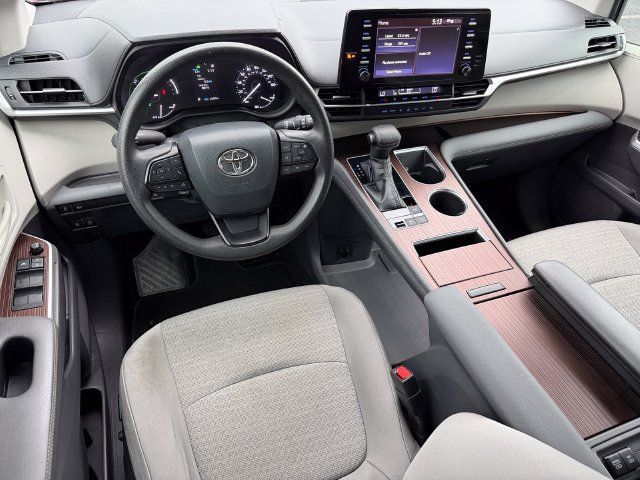 Certified 2022 Toyota Sienna LE FWD image 34