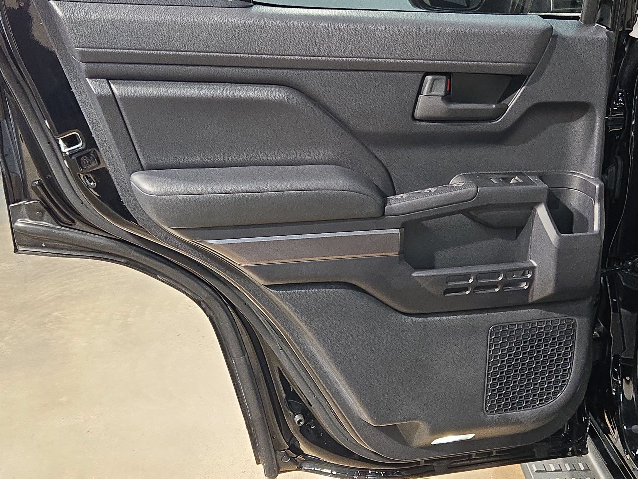 Certified 2025 Toyota 4Runner SR5 AWD/4WD image 34