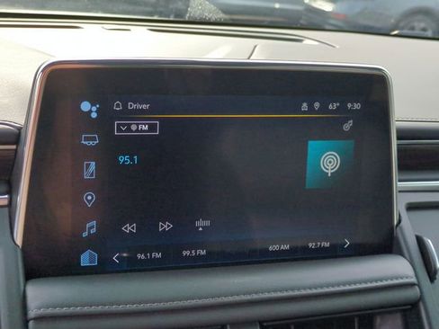 Used 2022 Chevrolet Suburban LT image 22