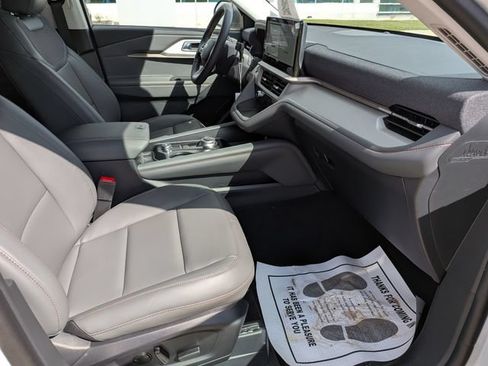 New 2026 Ford Explorer Active w/ Active Comfort Package AWD/4WD image 15