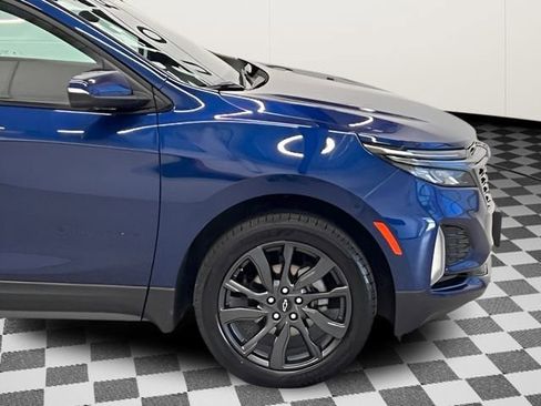 Used 2022 Chevrolet Equinox RS w/ Infotainment Package AWD/4WD image 9