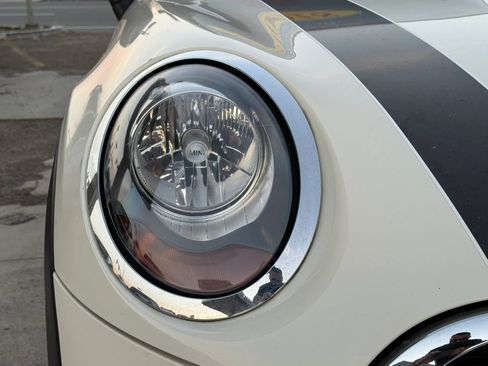 Used 2018 MINI Cooper 2-Door Hardtop FWD image 5