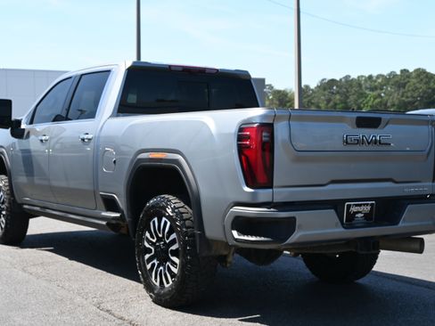 Used 2025 GMC Sierra 2500 Denali Ultimate w/ Max Trailering Package image 12