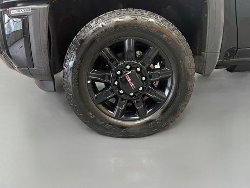 Used 2025 GMC Sierra 2500 AT4 AWD/4WD image 32