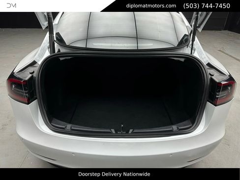 Used 2021 Tesla Model 3 Performance image 39