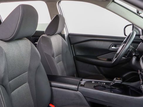 Used 2024 Nissan Rogue SV image 26