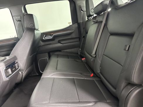 Used 2023 GMC Sierra 1500 SLT w/ SLT Convenience Package AWD/4WD image 24