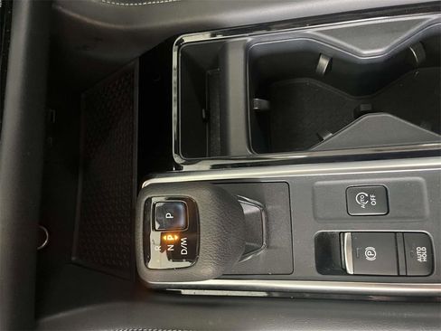 Used 2022 Nissan Pathfinder SV image 21