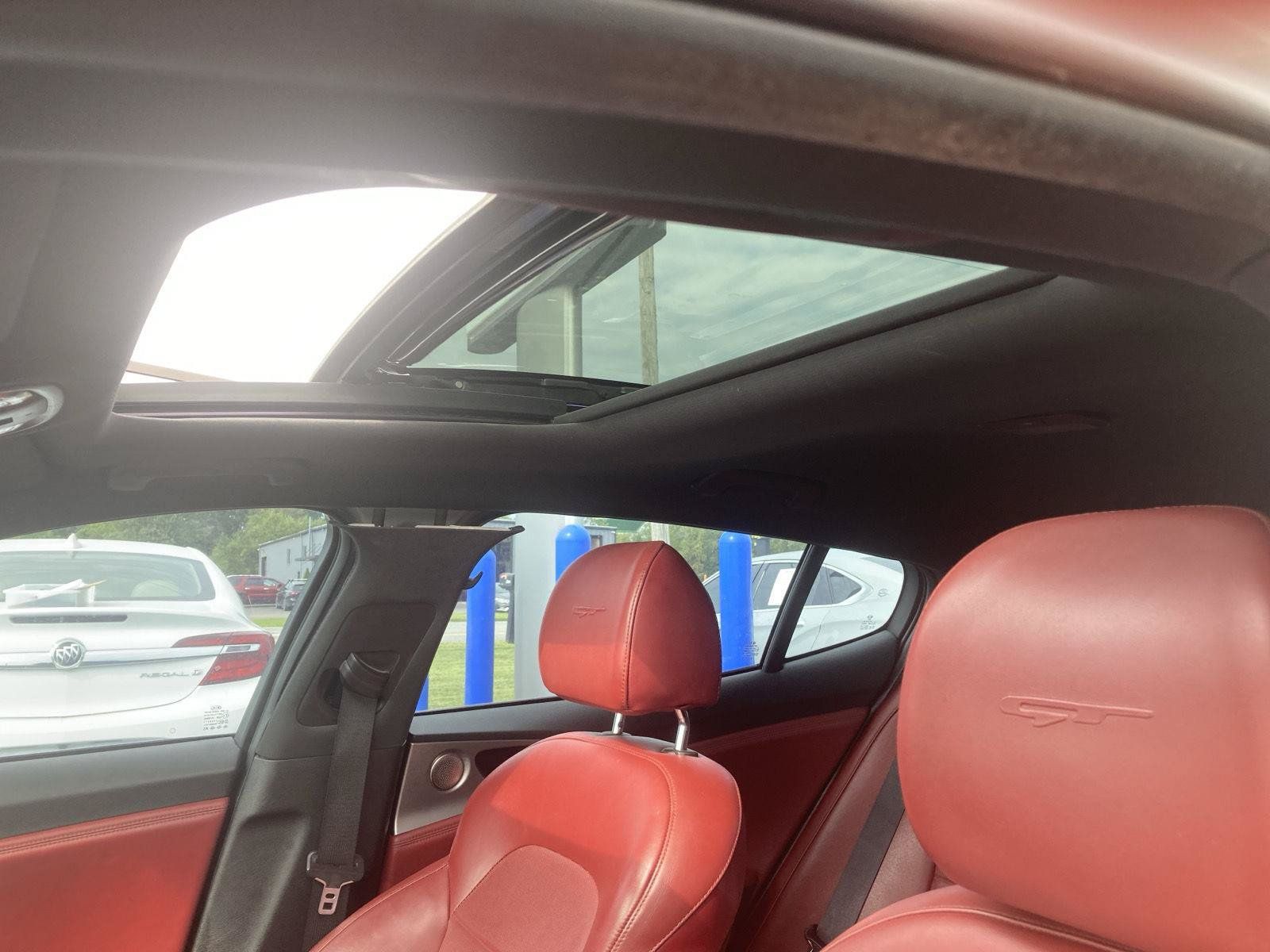 Used 2018 Kia Stinger GT2 AWD/4WD image 18