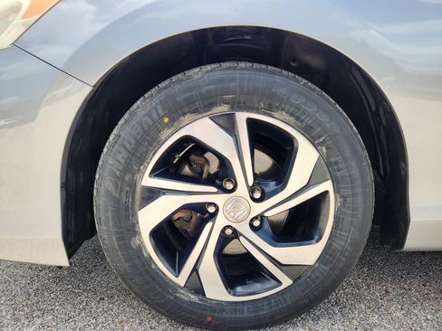 Used 2017 Honda Accord LX image 7