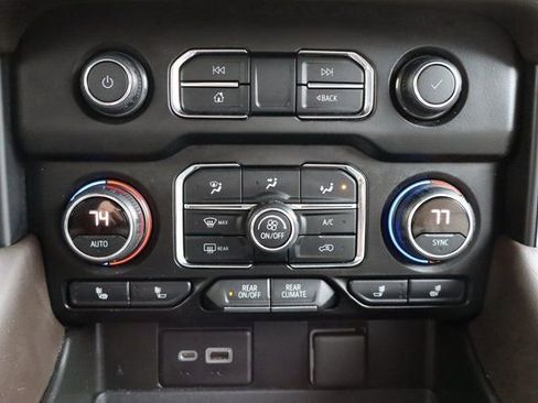 Used 2021 Chevrolet Tahoe LT w/ Luxury Package image 11