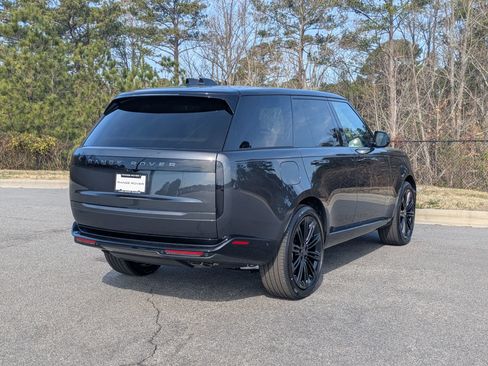 New 2026 Land Rover Range Rover SE image 5
