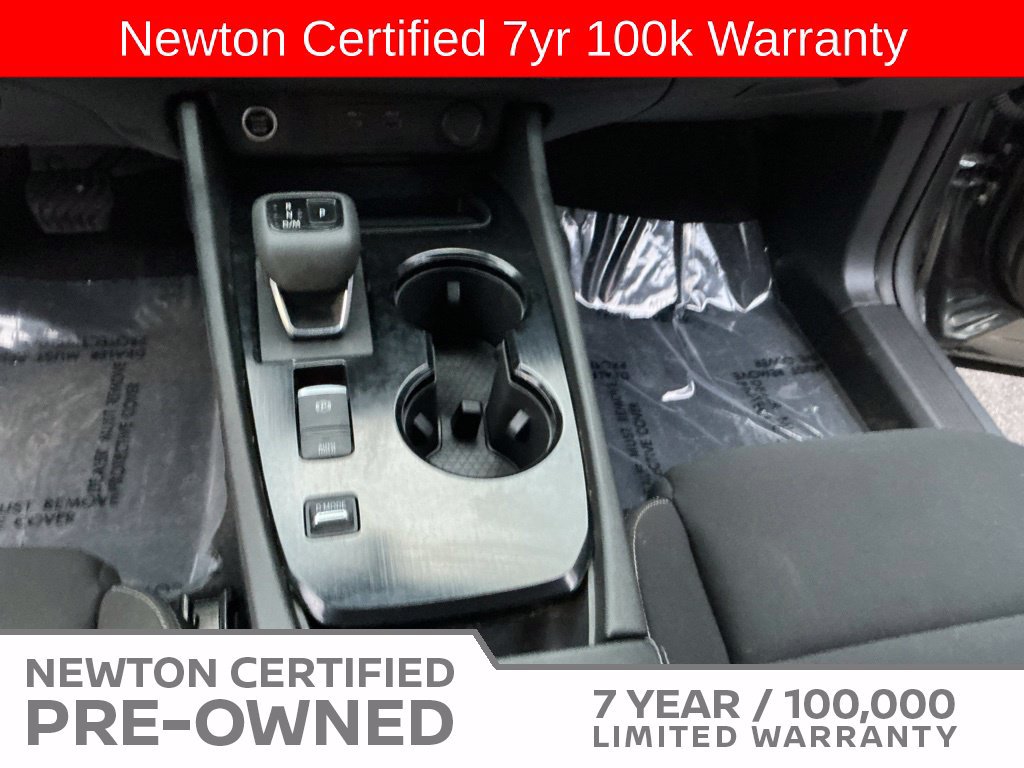 Used 2023 Nissan Rogue S FWD image 11