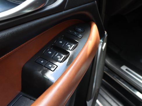 Used 2017 Cadillac Escalade Premium Luxury RWD image 20