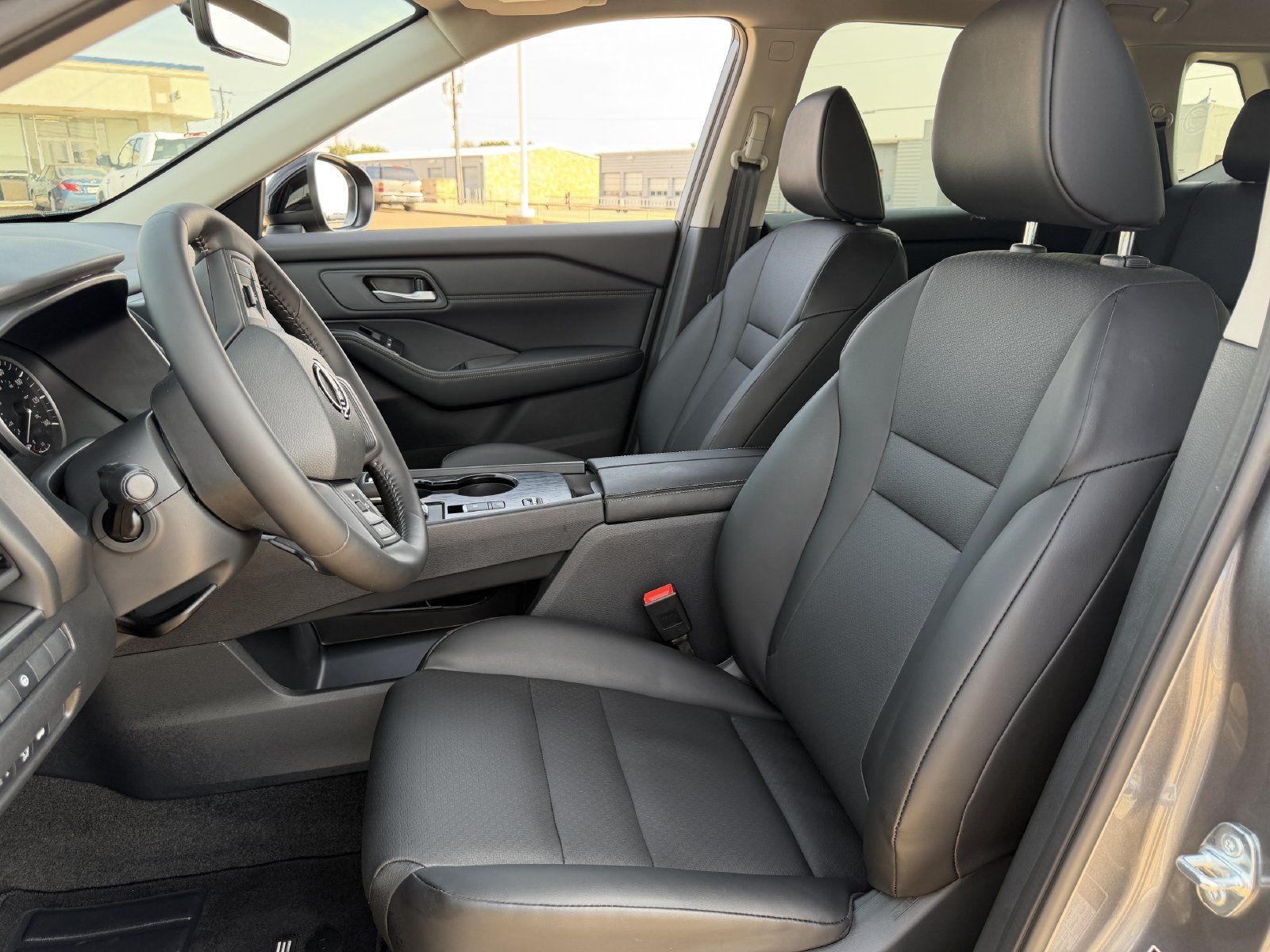 Used 2026 Nissan Rogue Dark Armor FWD image 27