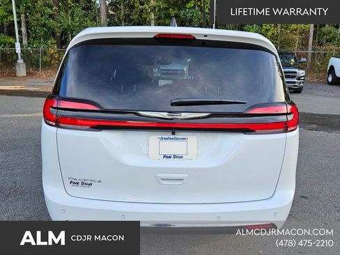 New 2026 Chrysler Pacifica Select FWD image 13