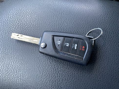Used 2023 Toyota Camry SE FWD image 34