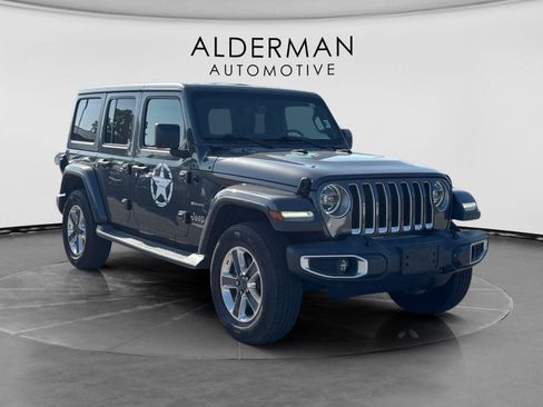 Used 2018 Jeep Wrangler Unlimited Sahara w/ Dual Top Group AWD/4WD image 7