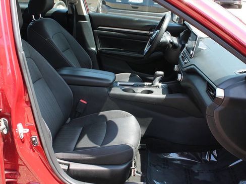 Used 2022 Nissan Altima 2.5 SV FWD image 23